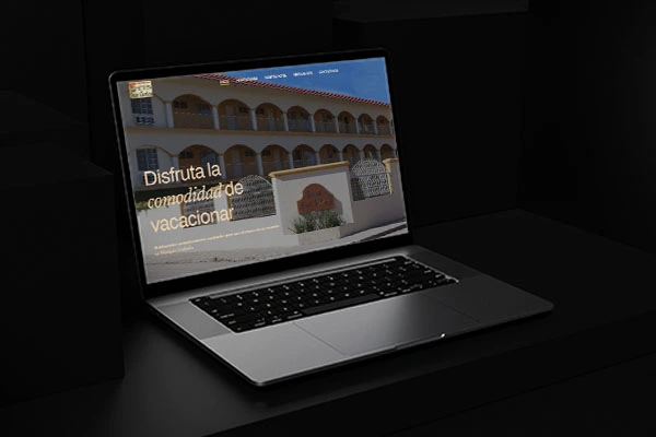 Diseño de página web adaptada a dispositivos móviles para Hotel San Carlos